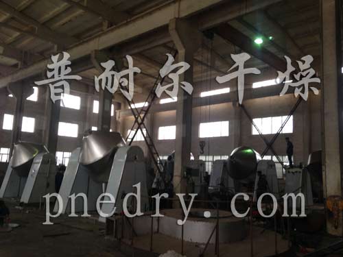 8台双锥真空干燥机制作现场