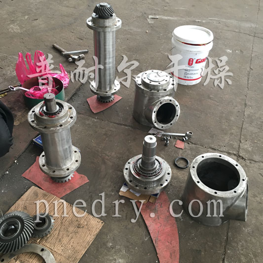 双螺旋混合机组装现场